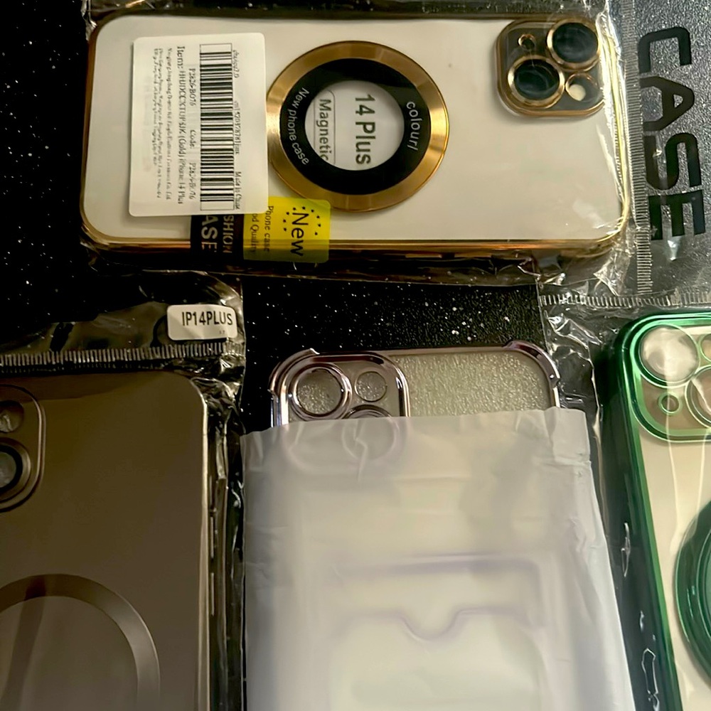 4 pcs de protector de iphone 14 plus Nuevos